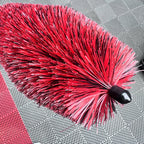 Brosse à rayons et barils de roues