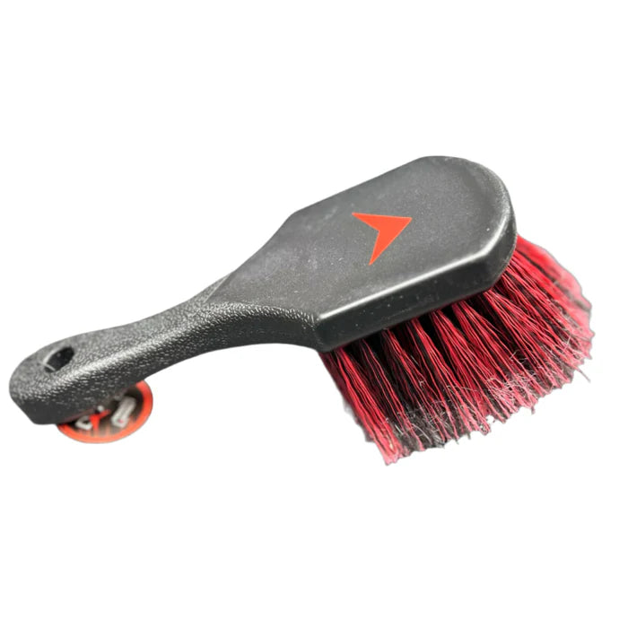 Brosse à roues et à pneus